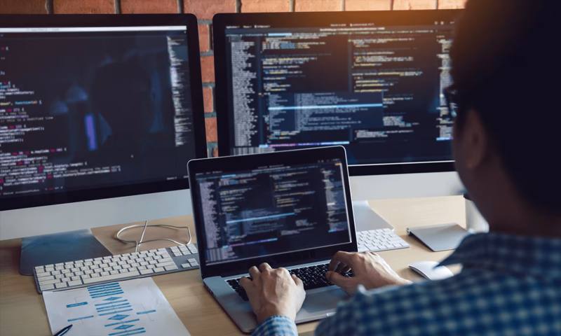 数据科学选型：R与Python如何赋能清涧县网站建设？
